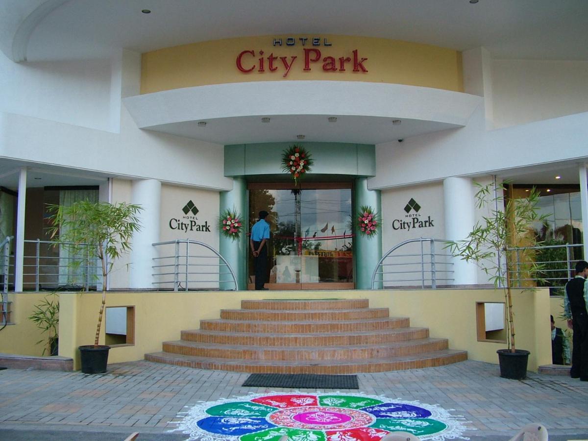 Hotel City Park, Szolápur Kültér fotó