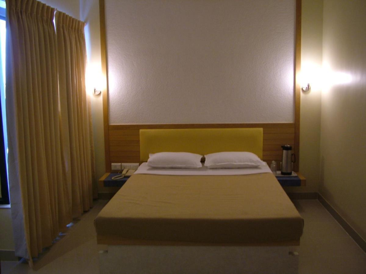 Hotel City Park, Szolápur Kültér fotó