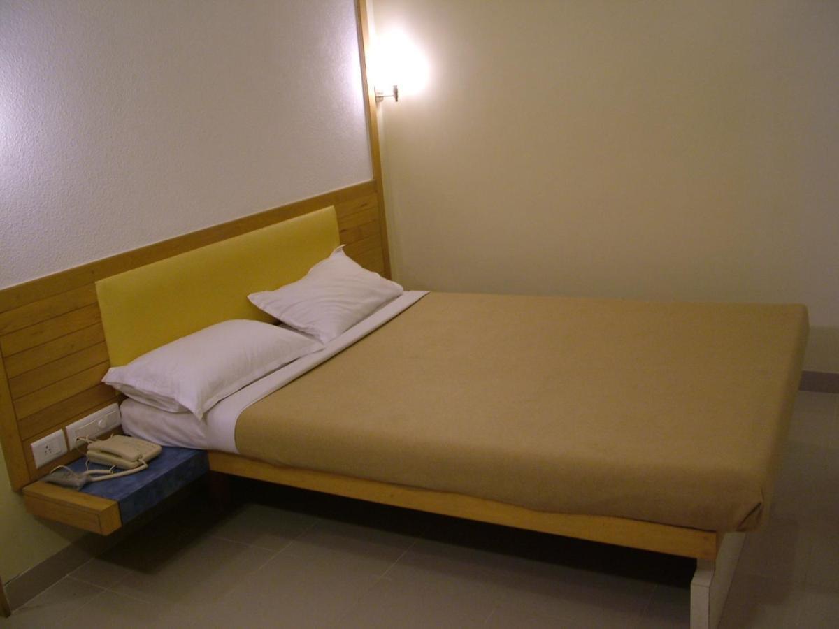 Hotel City Park, Szolápur Kültér fotó