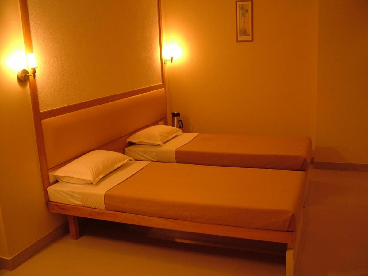 Hotel City Park, Szolápur Kültér fotó